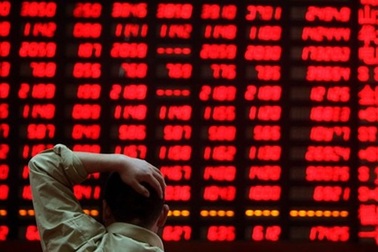 Chứng khoán bị bán tháo, ngân hàng bầu Hiển bất ngờ “gây sốt”