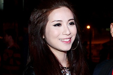 "Miss Au đời đầu" Ngọc Anh gây bất ngờ vì trẻ trung và xì-tin