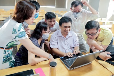 Bước chuyển đổi số “đáng thử” cho Đại học và trung tâm Anh ngữ