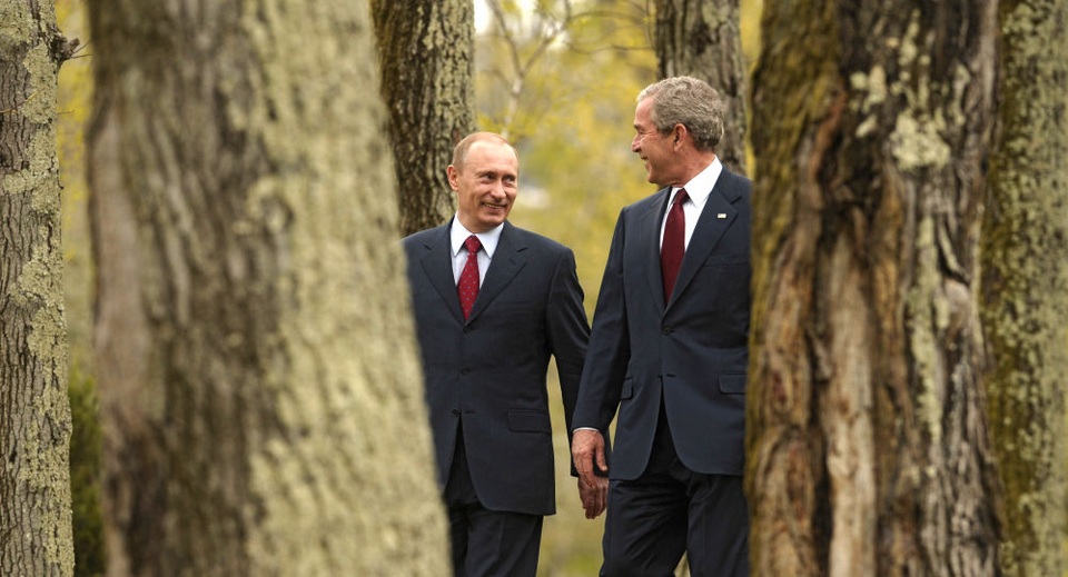 Video ông Putin nhảy tưng bừng cùng cựu Tổng thống Mỹ - 1 Video ông Putin nhảy tưng bừng cùng cựu Tổng thống Mỹ - 1