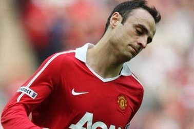 Berbatov vắng mặt ở bán kết lượt đi Champions League