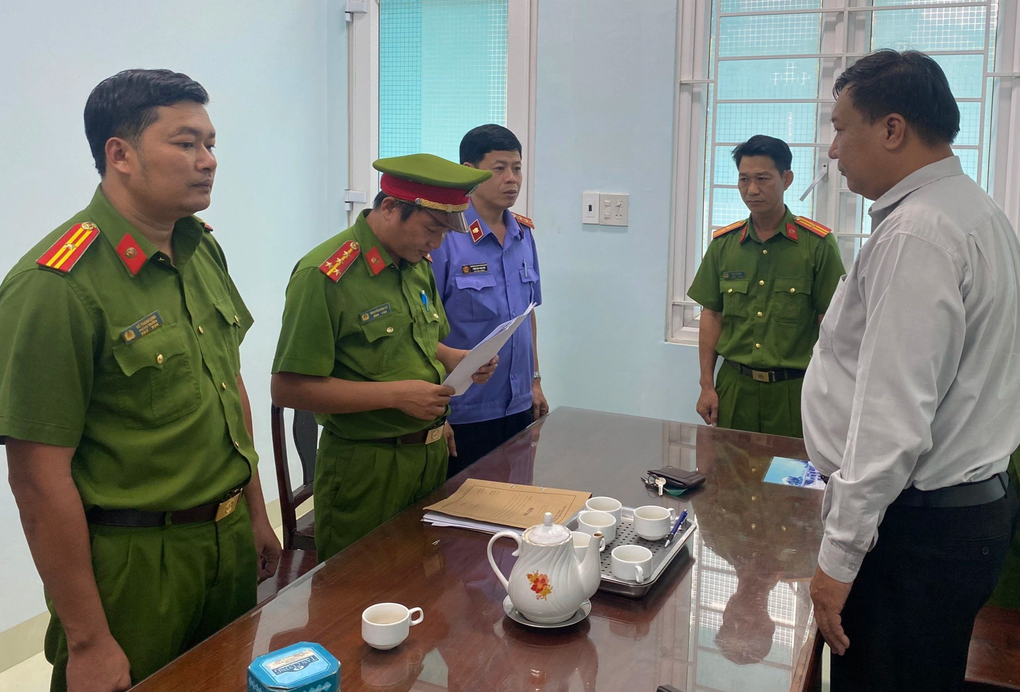 Khởi tố, bắt tạm giam 3 cán bộ đoàn kiểm tra liên ngành ở Bình Thuận - 1 Khởi tố, bắt tạm giam 3 cán bộ đoàn kiểm tra liên ngành ở Bình Thuận - 1