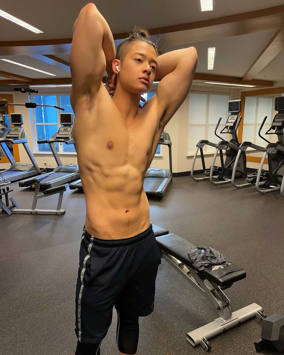 Hot boy 6 múi hút triệu follow TikTok, suốt 9 năm chưa ngưng tập ngày nào - 2 Hot boy 6 múi hút triệu follow TikTok, suốt 9 năm chưa ngưng tập ngày nào - 2