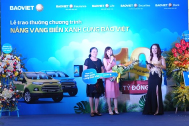 Tri ân khách hàng hơn 10 tỷ đồng trong chương trình “Nắng vàng biển xanh cùng Bảo Việt”