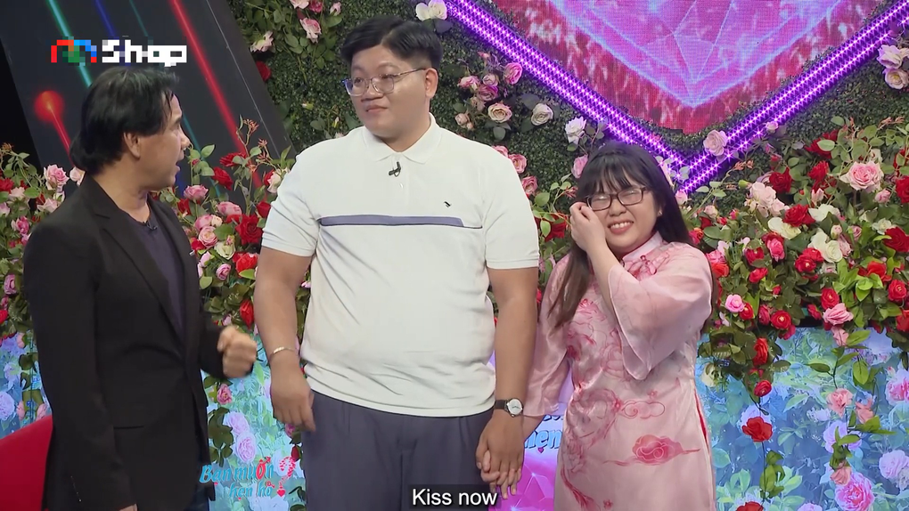 Chàng trai 32 tuổi được công ty cổ vũ tìm bạn gái, nên duyên với nữ kế toán - 1 Chàng trai 32 tuổi được công ty cổ vũ tìm bạn gái, nên duyên với nữ kế toán - 1