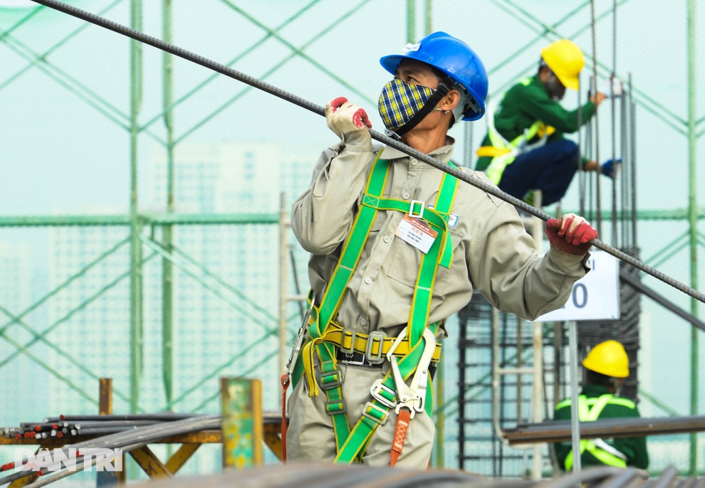Thưởng Tết, người lao động muốn nhận tiền mặt... - 5 Thưởng Tết, người lao động muốn nhận tiền mặt... - 5