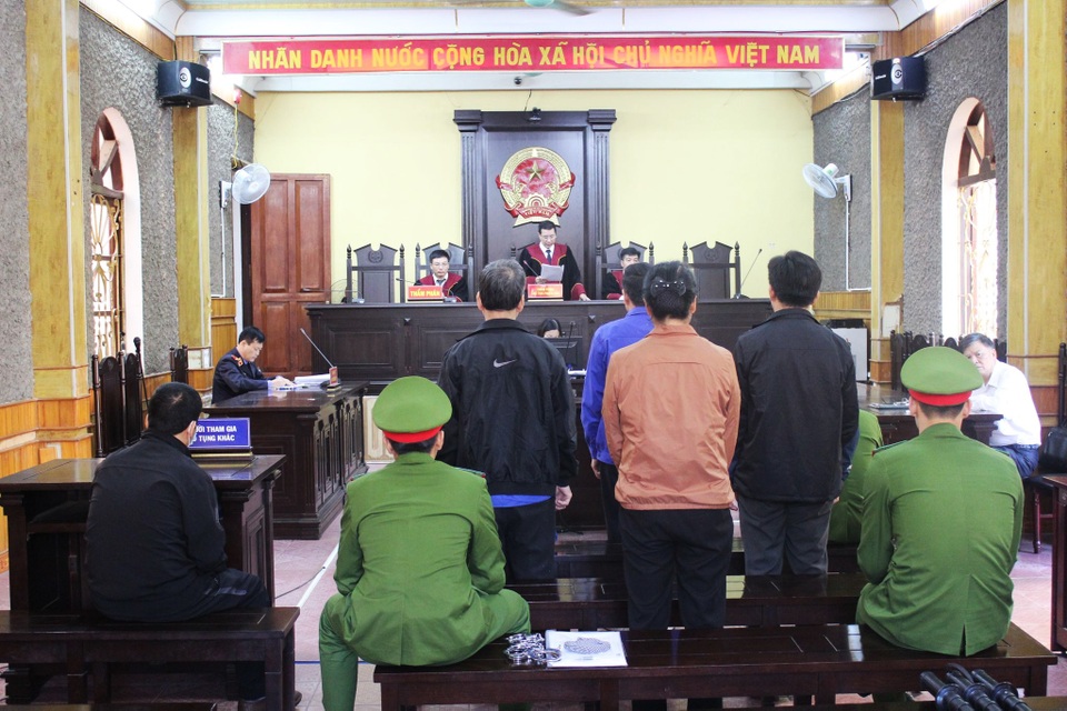 Y án với các bị cáo trong vụ gian lận thi cử ở Sơn La - 1 Y án với các bị cáo trong vụ gian lận thi cử ở Sơn La - 1
