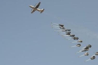 Mỹ lần đầu tiên thả vũ khí cho người Kurd chống IS