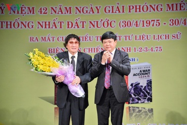 Chùm ảnh: Ra mắt tiểu thuyết “Biên bản chiến tranh 1-2-3-4.75“ tại VOV