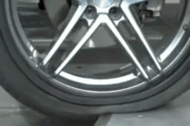 Khám phá công nghệ bánh xe “dẻo” chuyên trị ổ gà