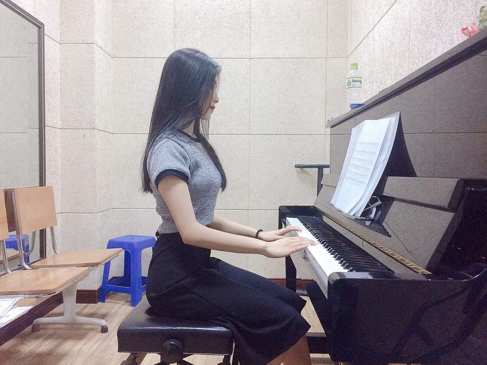 Nữ sinh Hà Tĩnh gieo thương nhớ với những bản cover có lượt nghe khủng - 4 Nữ sinh Hà Tĩnh gieo thương nhớ với những bản cover có lượt nghe khủng - 4