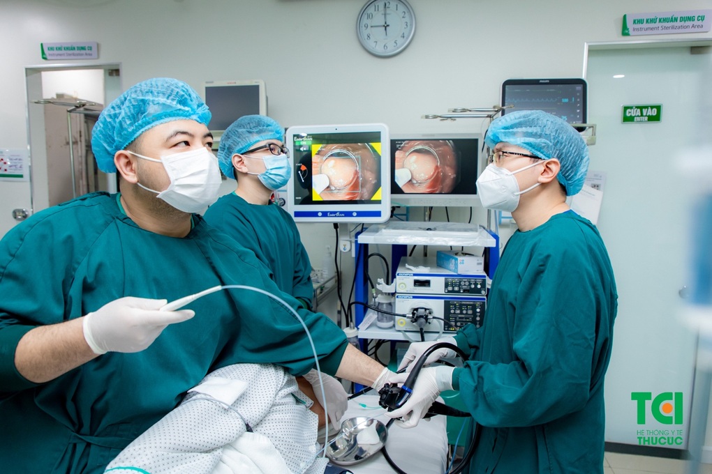 Bệnh nhân 79 tuổi thoát ung thư đại trực tràng nhờ kiểm tra bằng công nghệ hiện đại - 2 Bệnh nhân 79 tuổi thoát ung thư đại trực tràng nhờ kiểm tra bằng công nghệ hiện đại - 2