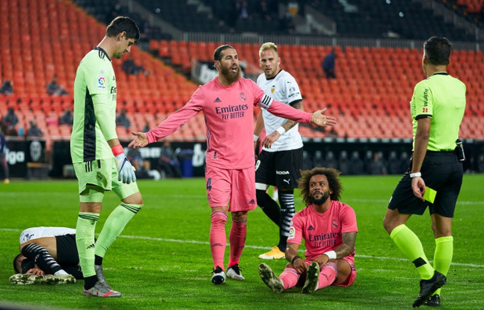 HLV Zidane bị chỉ trích dữ dội vì quyết định “bất thường” ở Real Madrid - 2