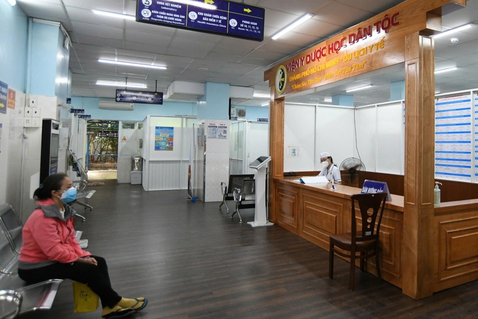 Viện Y dược học dân tộc TPHCM thu phí thực hành của nhân viên có hợp lý? - 5