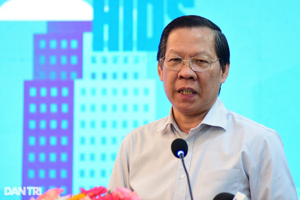 TPHCM phải nằm trong đội hình chính, đá tiền đạo khi bước vào kỷ nguyên mới - 1 TPHCM phải nằm trong đội hình chính, đá tiền đạo khi bước vào kỷ nguyên mới - 1