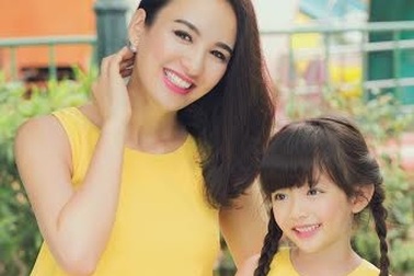 Hoa hậu Ngọc Diễm khoe con gái xinh như thiên thần