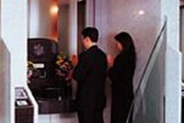 Tảo mộ thời high-tech tại Nhật Bản