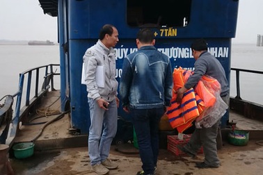 “Phớt lờ” cảnh báo, Sở GTVT Hà Nội tái cấp phép cho bến đò vi phạm