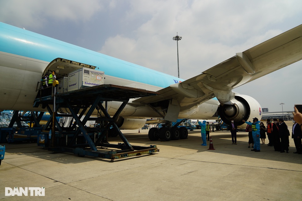 Ý nghĩa đặc biệt của lô vắc xin Covid-19 đầu tiên về Việt Nam - 5 Ý nghĩa đặc biệt của lô vắc xin Covid-19 đầu tiên về Việt Nam - 5