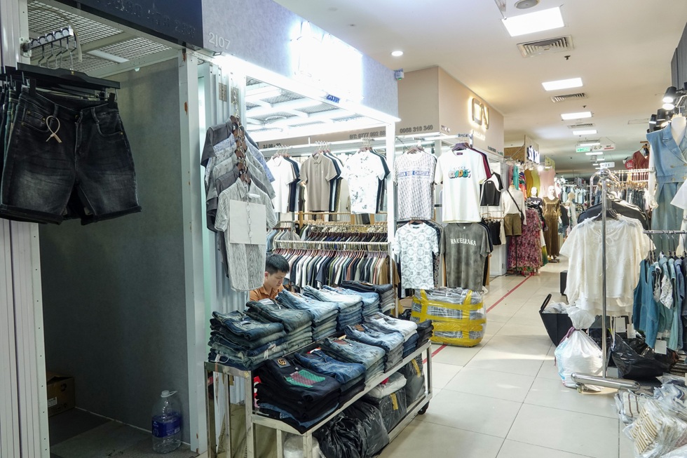 Thế tiến thoái lưỡng nan của tiểu thương chợ truyền thống - 11