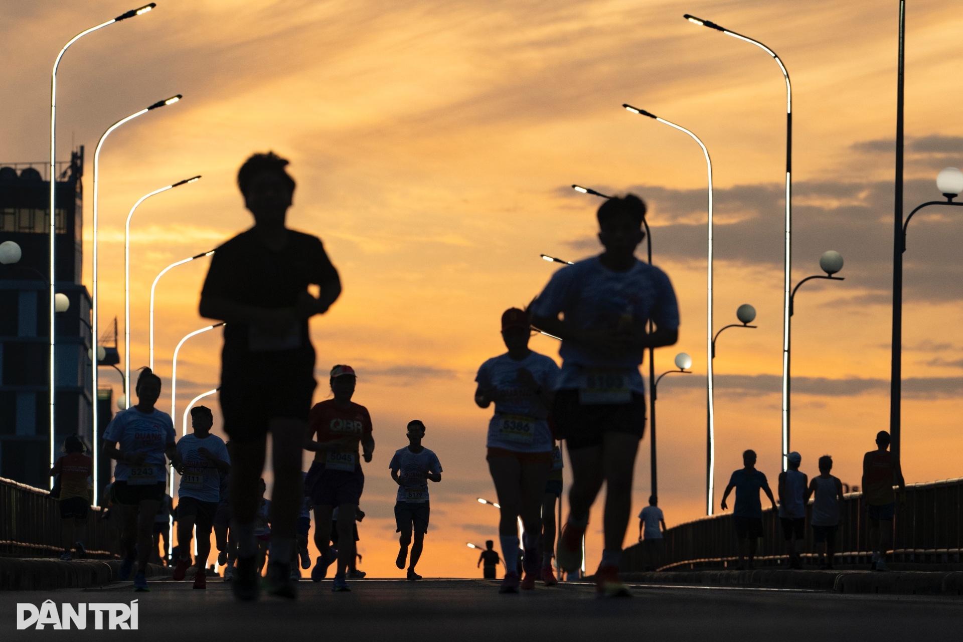 Running steps on the brilliant route of Quang Tri International Marathon - 16 Những bước chạy trên cung đường rực rỡ của Quảng Trị International Marathon - 16
