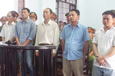 Vụ “ăn chặn” trầm kỳ: Nguyên trưởng công an huyện lãnh 10 năm tù