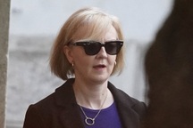 Anh tranh cãi quanh khoản trợ cấp suốt đời dành cho Thủ tướng Truss