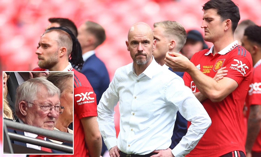 Biểu cảm chán chường của Sir Alex và Beckham khi Man Utd thua Man City - 9 Biểu cảm chán chường của Sir Alex và Beckham khi Man Utd thua Man City - 9