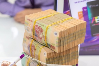 Từ hôm nay, chuyển tiền từ 500 triệu đồng trở lên sẽ phải báo cáo