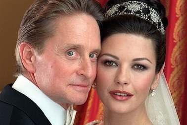 Người đẹp phim “Mặt nạ Zorro” tự hào khoe tổ ấm đáng ghen tị