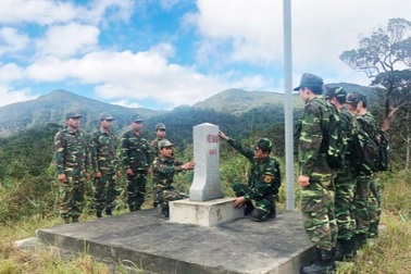 Giao lưu quốc phòng biên giới Việt - Trung để tăng cường niềm tin, hữu nghị