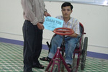 Quỹ Nhân ái tiếp tục đến với Trần Văn Sơn