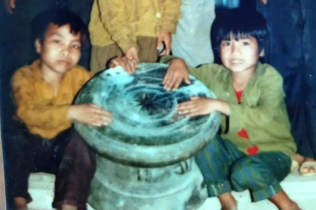 Vụ phát hiện trống đồng 32 năm chưa được khen thưởng: Chờ trả lời thỏa đáng - 1