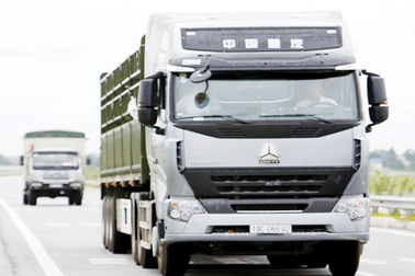 Ồ ạt nhập khẩu xe tải Trung Quốc: Gây họa, ai gánh?