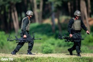 Cảnh sát đặc nhiệm và những mục tiêu cách xa "hàng cây số"