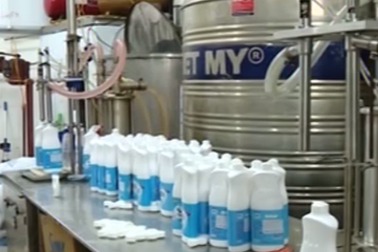 Thu giữ hàng chục nghìn chai nước giặt, nước rửa bát giả xuất xứ Thái Lan