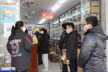 Hiệu thuốc có sẵn Molnupiravir, F0 vẫn chưa thể mua vì nhiều vướng mắc