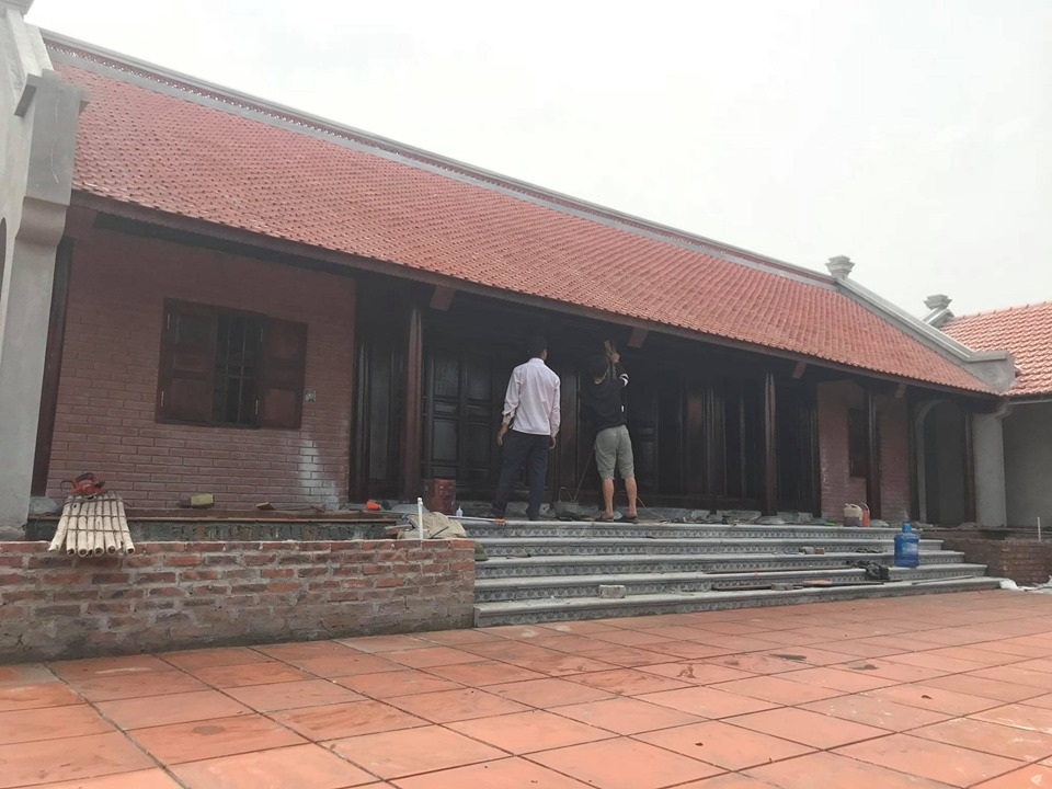 Đại gia Việt tuổi xế chiều chi tiền tỷ xây nhà gỗ truyền thống - 2 Đại gia Việt tuổi xế chiều chi tiền tỷ xây nhà gỗ truyền thống - 2
