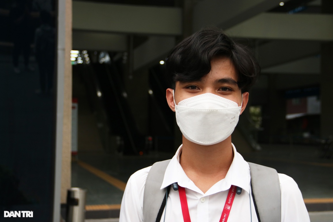 Xăng tăng giá kỷ lục, dân Hà Nội chuyển sang đi tàu Cát Linh - Hà Đông(?!) - 5 Xăng tăng giá kỷ lục, dân Hà Nội chuyển sang đi tàu Cát Linh - Hà Đông(?!) - 5