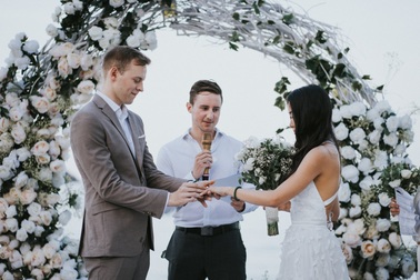 Mẹ dạy con gái trước thềm hôn nhân