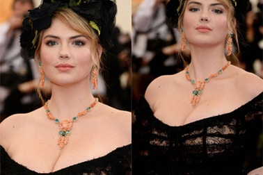 “Choáng” với “siêu vòng một” Kate Upton