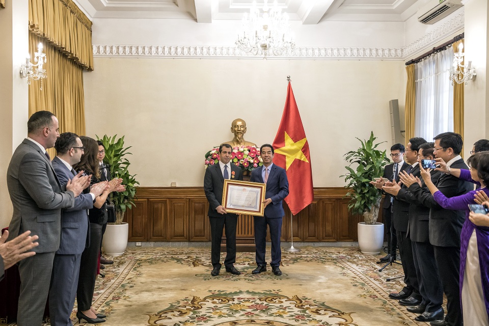 Đại sứ Azerbaijan tại Việt Nam nhận Huân chương Hữu nghị - 2 Đại sứ Azerbaijan tại Việt Nam nhận Huân chương Hữu nghị - 2