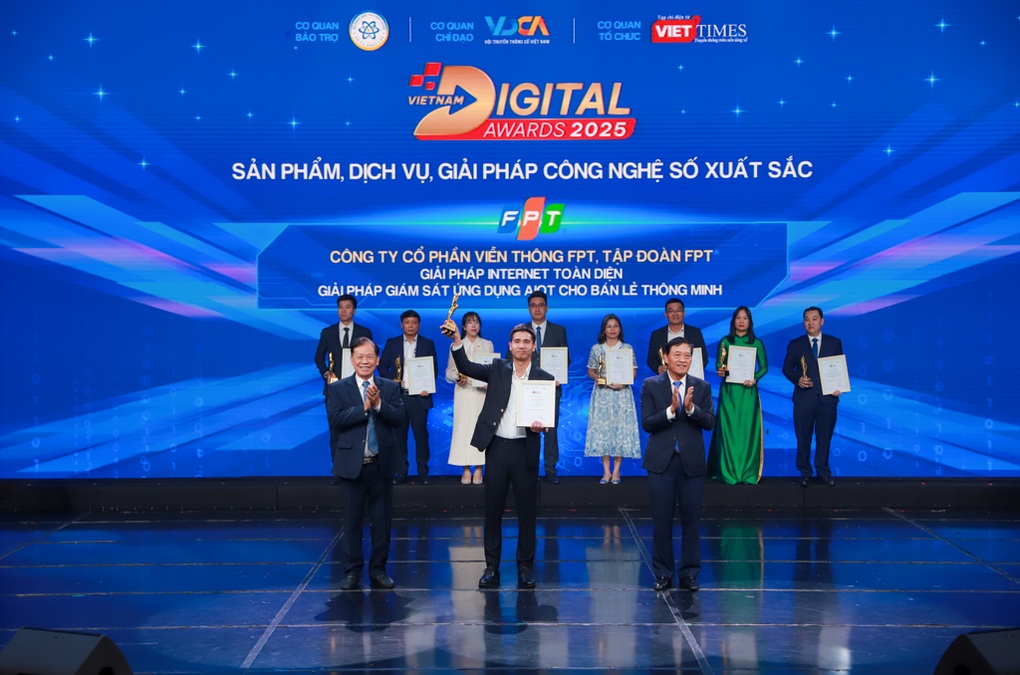 Giải thưởng Chuyển đổi số Việt Nam 2025 vinh danh Internet FPT và FPT Camera AI - 1 Giải thưởng Chuyển đổi số Việt Nam 2025 vinh danh Internet FPT và FPT Camera AI - 1