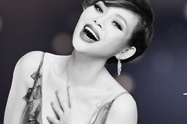 Ngọc Anh 3A về nước làm đêm nhạc từ thiện