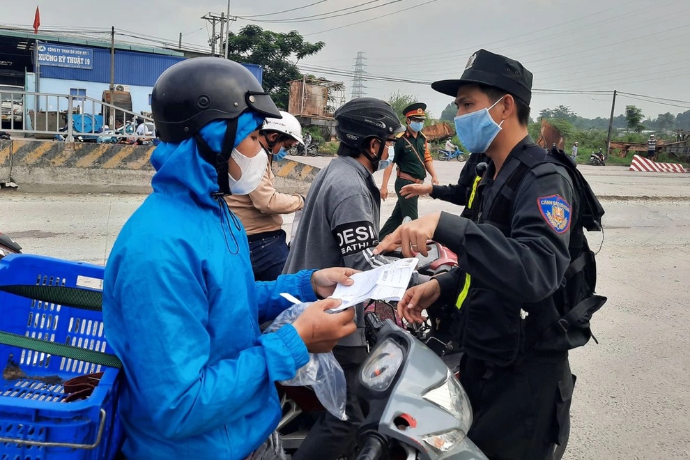 Nhiều người tới Đồng Nai phải quay đầu xe vì thiếu giấy xét nghiệm Covid-19 - 1 Nhiều người tới Đồng Nai phải quay đầu xe vì thiếu giấy xét nghiệm Covid-19 - 1