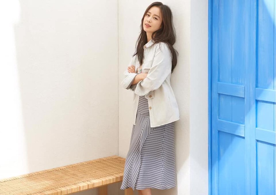Cuộc lột xác ấn tượng của Kim Tae Hee trong “Hi Bye Mama” - 4 Cuộc lột xác ấn tượng của Kim Tae Hee trong “Hi Bye Mama” - 4
