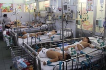 TPHCM: “Ngộp, te tua, tơi tả” vì… bệnh tay chân miệng