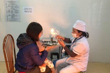 Hà Nội: 12 trường hợp phản ứng nặng sau tiêm chủng, 3 ca do vắc xin dịch vụ