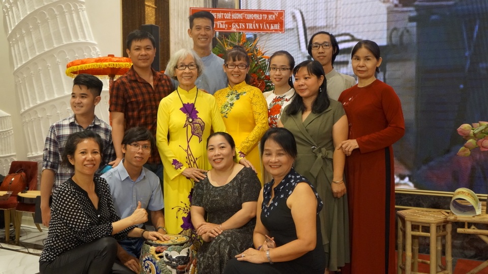 Con trai GS-TS Trần Văn Khê không thể về giỗ cha vì dịch Covid-19 - 12 Con trai GS-TS Trần Văn Khê không thể về giỗ cha vì dịch Covid-19 - 12