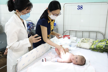 Hàng loạt trẻ bị viêm nhiễm, tổn thương da nặng